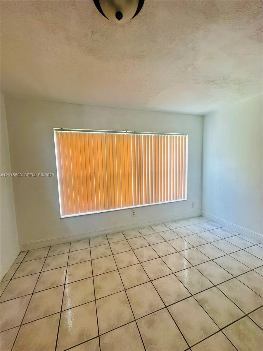 OAKLAND ESTATES 6TH SEC - Residential Lease