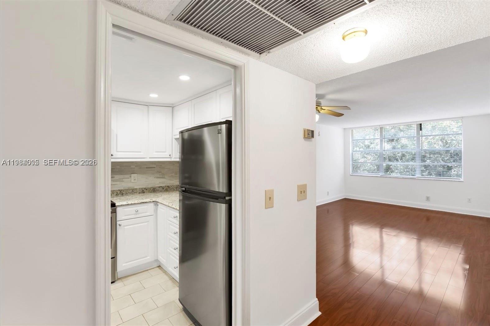 LIVE OAK CONDO FIVE - Residential