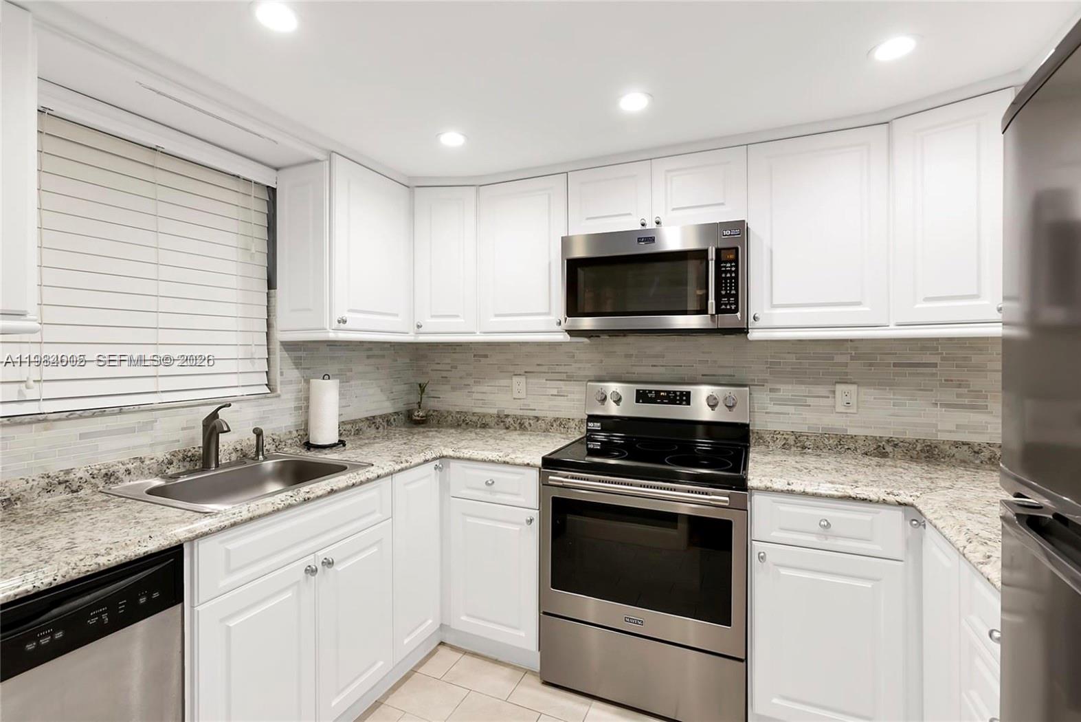 9430 Live Oak Pl 407