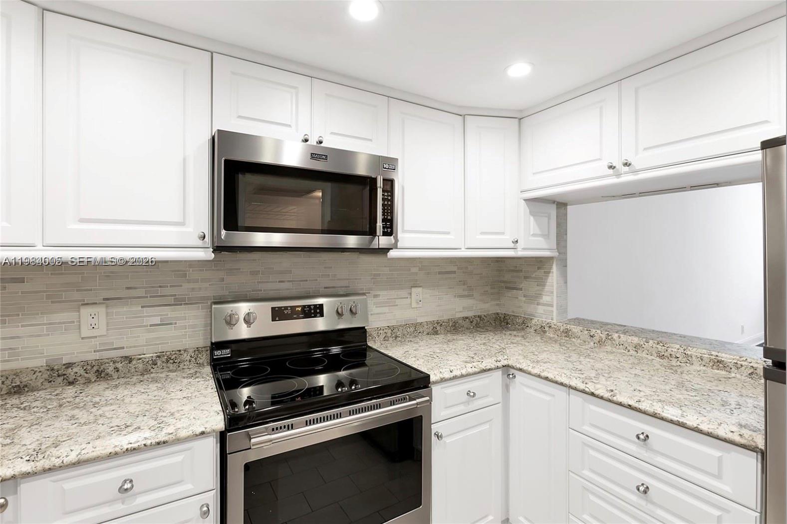 9430 Live Oak Pl 407