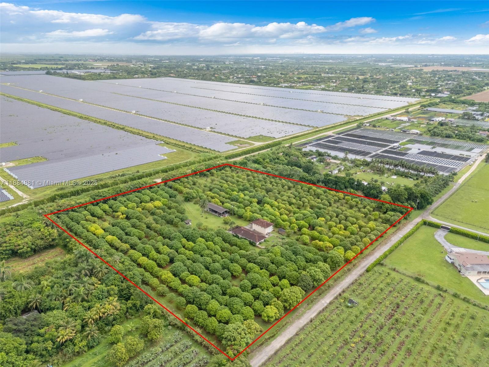 10 acre home/lychee grove - Residential