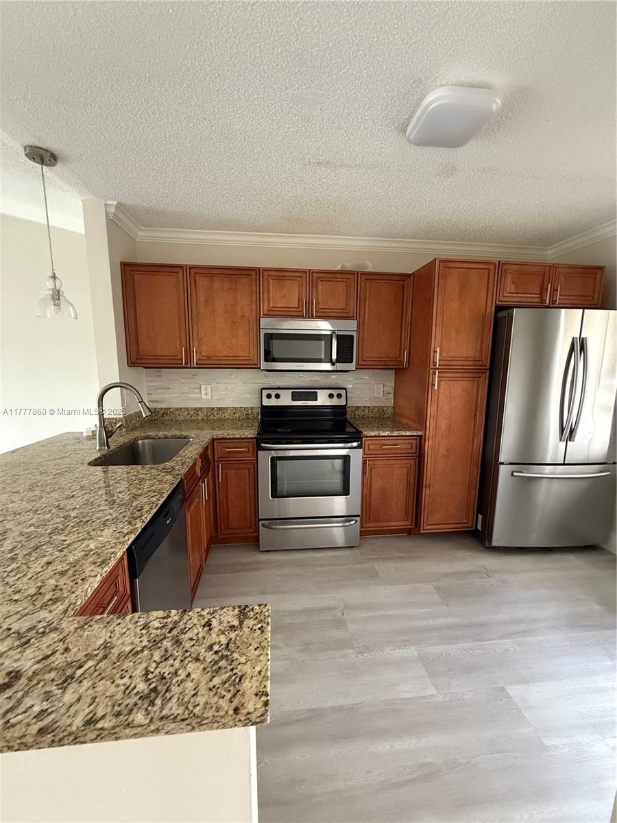 ROSEWOOD CONDO - Residential Lease