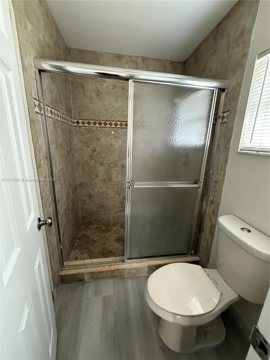 ROSEWOOD CONDO - Residential Lease