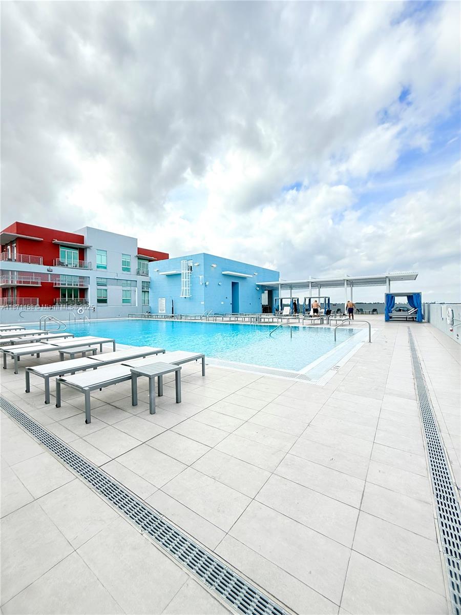 MIDTOWN DORAL CONDO 2 - Residential