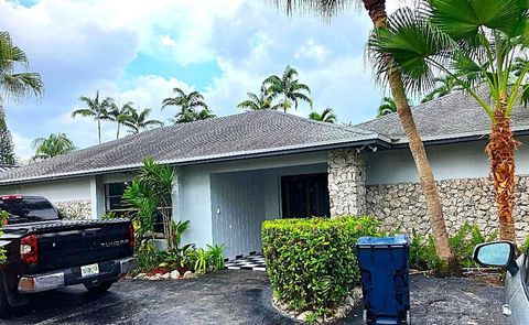 11480 SW 98th St Miami FL 33176