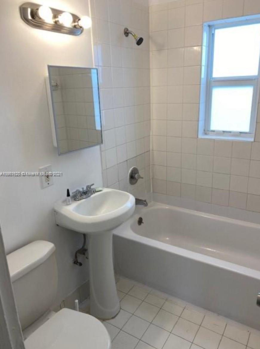 315 NW 84th Ter 315