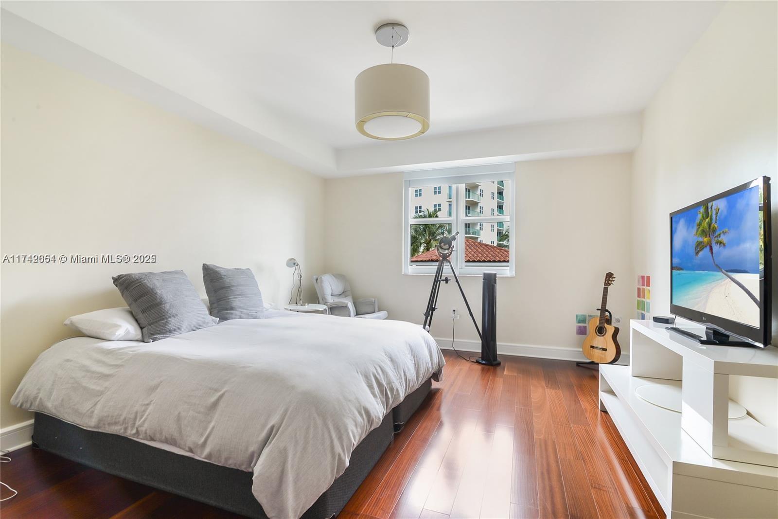 TURNBERRY VILLAGE SO TOWE - Residential