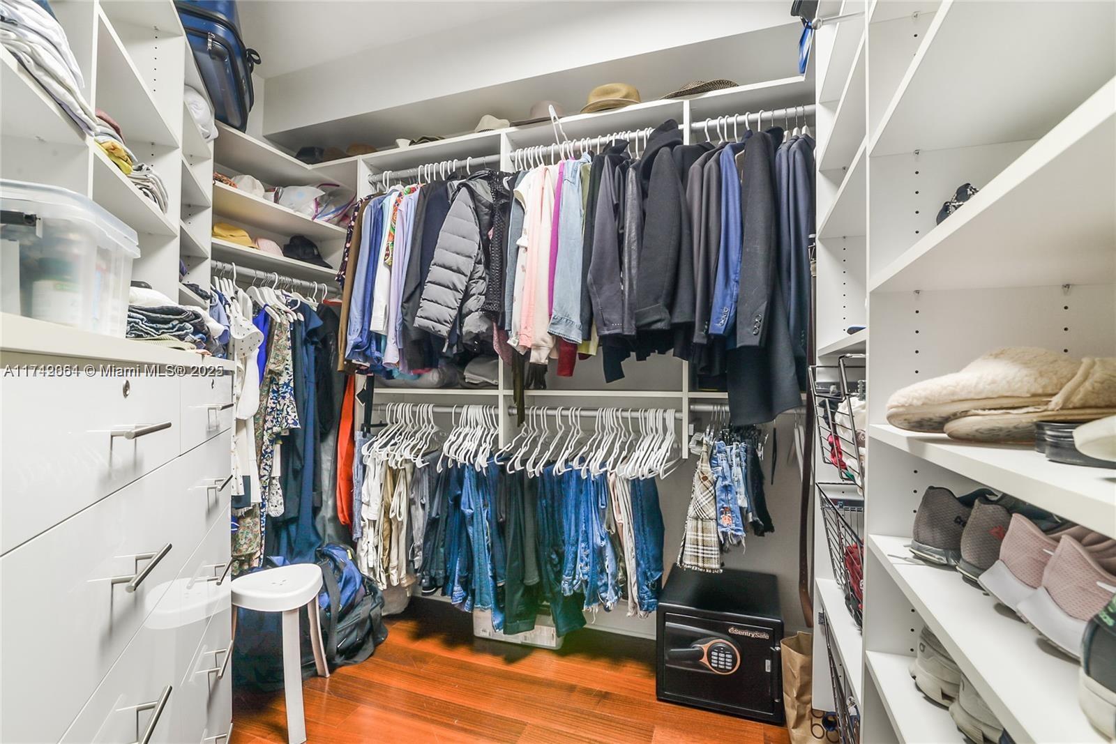 TURNBERRY VILLAGE SO TOWE - Residential