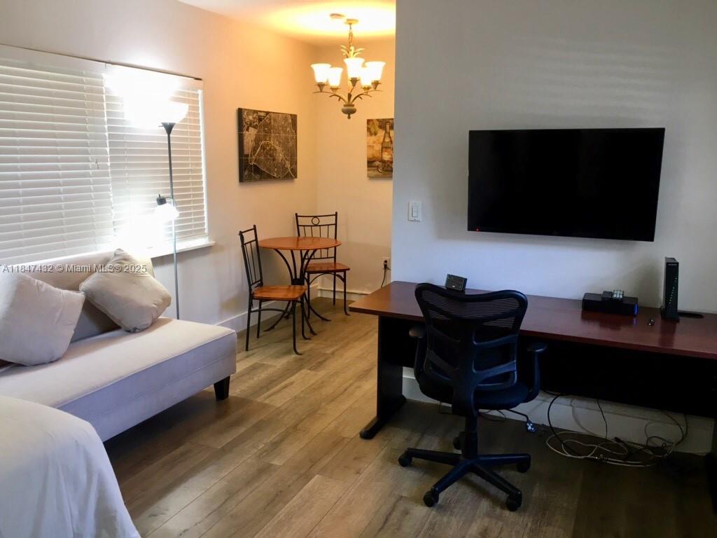 125 Edgewater Dr 7