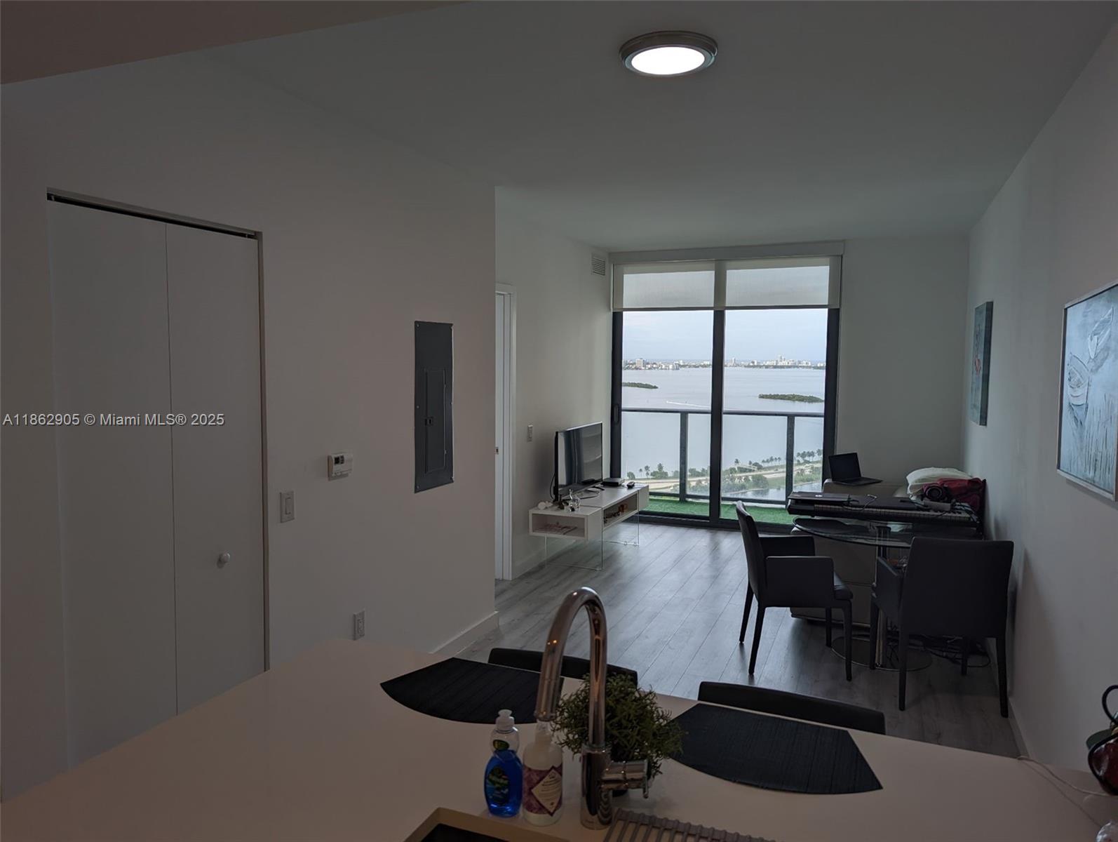 PARAISO BAYVIEWS CONDO - Residential Lease