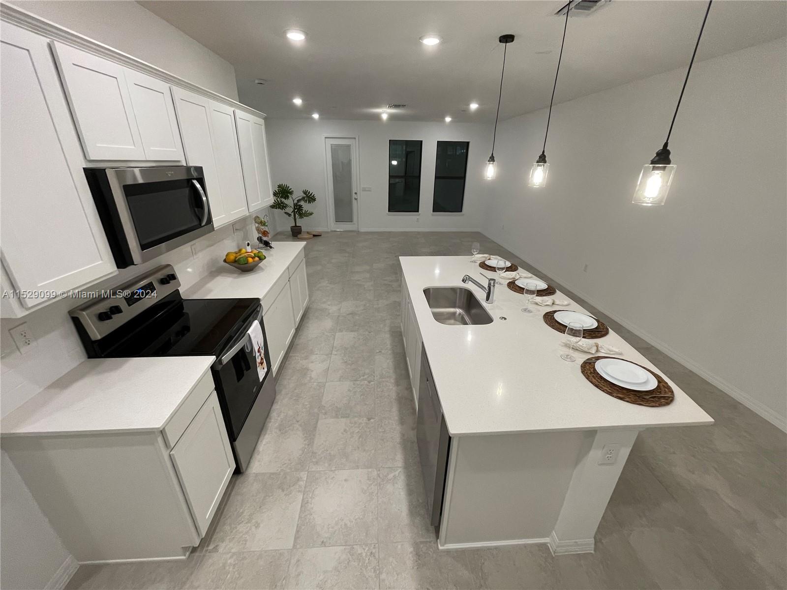 AMERICAN EXPRESS TRACT - Residential Lease