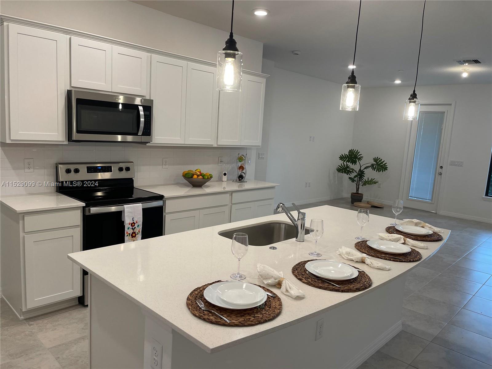 AMERICAN EXPRESS TRACT - Residential Lease