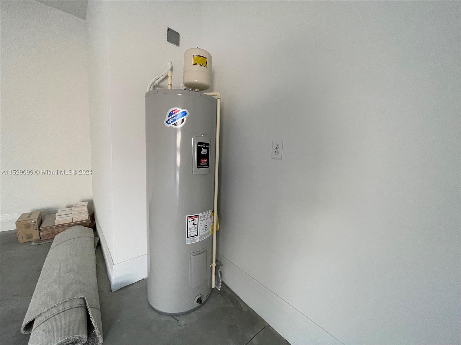 AMERICAN EXPRESS TRACT - Residential Lease