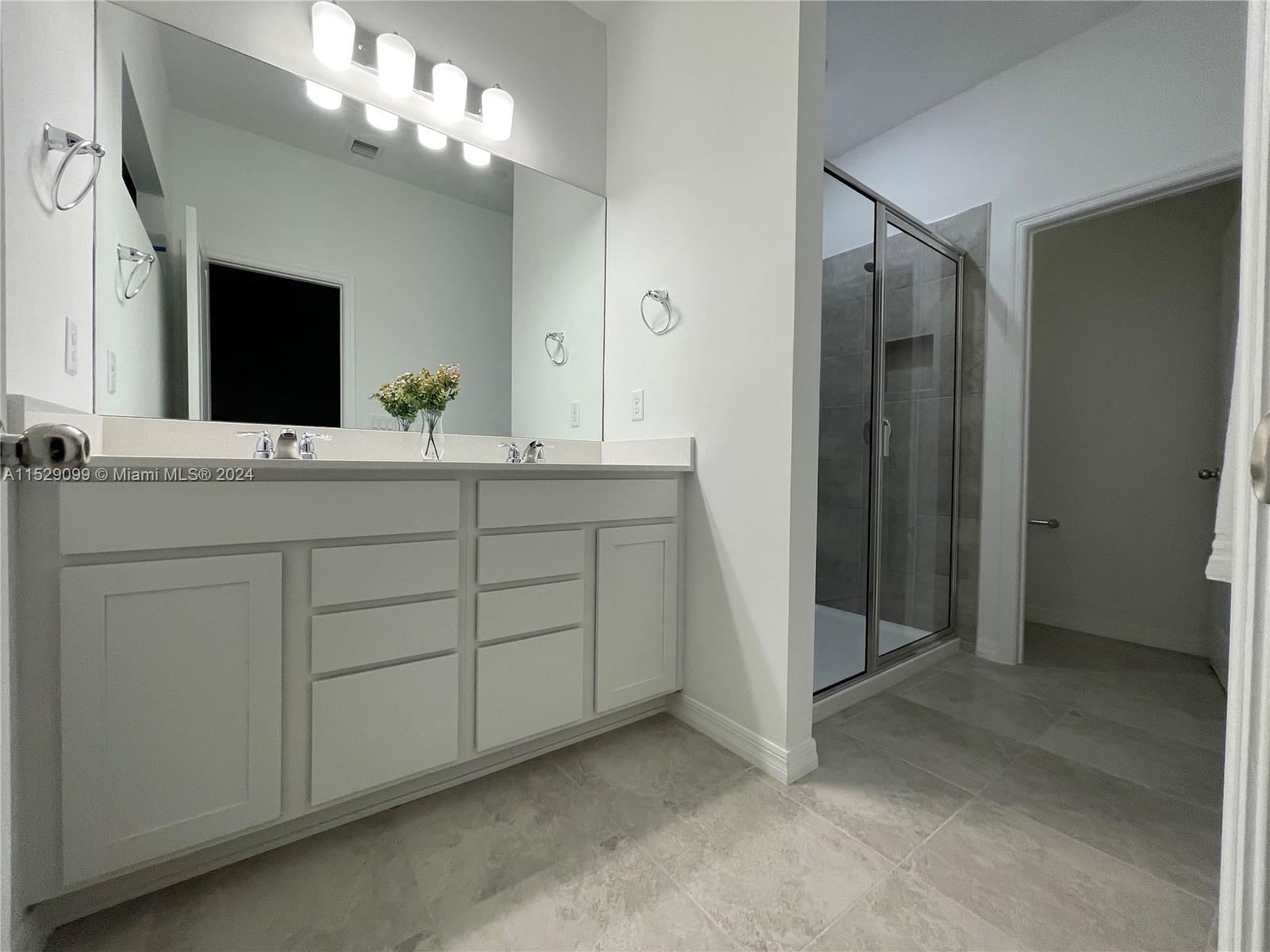 AMERICAN EXPRESS TRACT - Residential Lease
