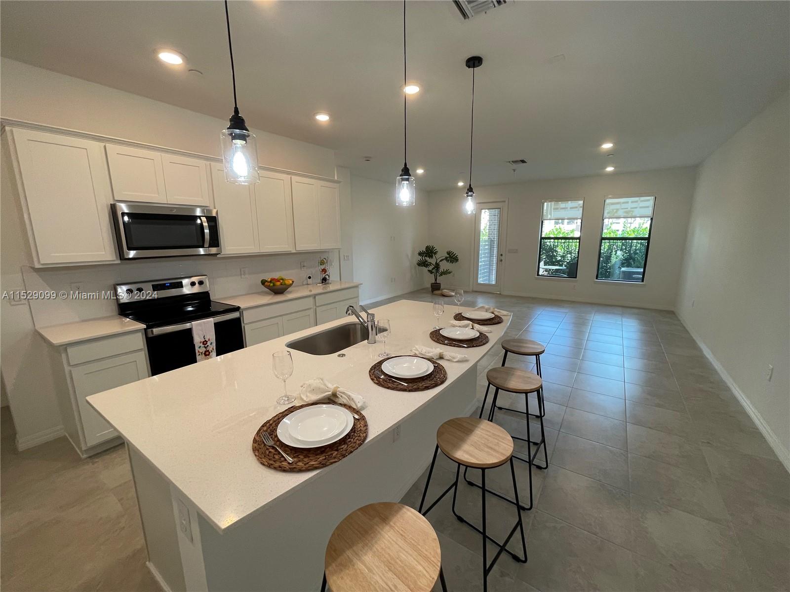 AMERICAN EXPRESS TRACT - Residential Lease