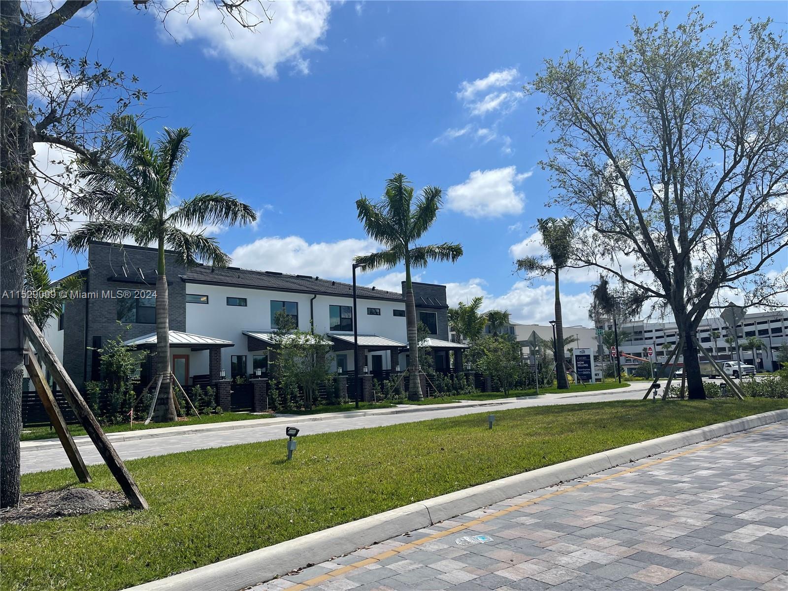 AMERICAN EXPRESS TRACT - Residential Lease