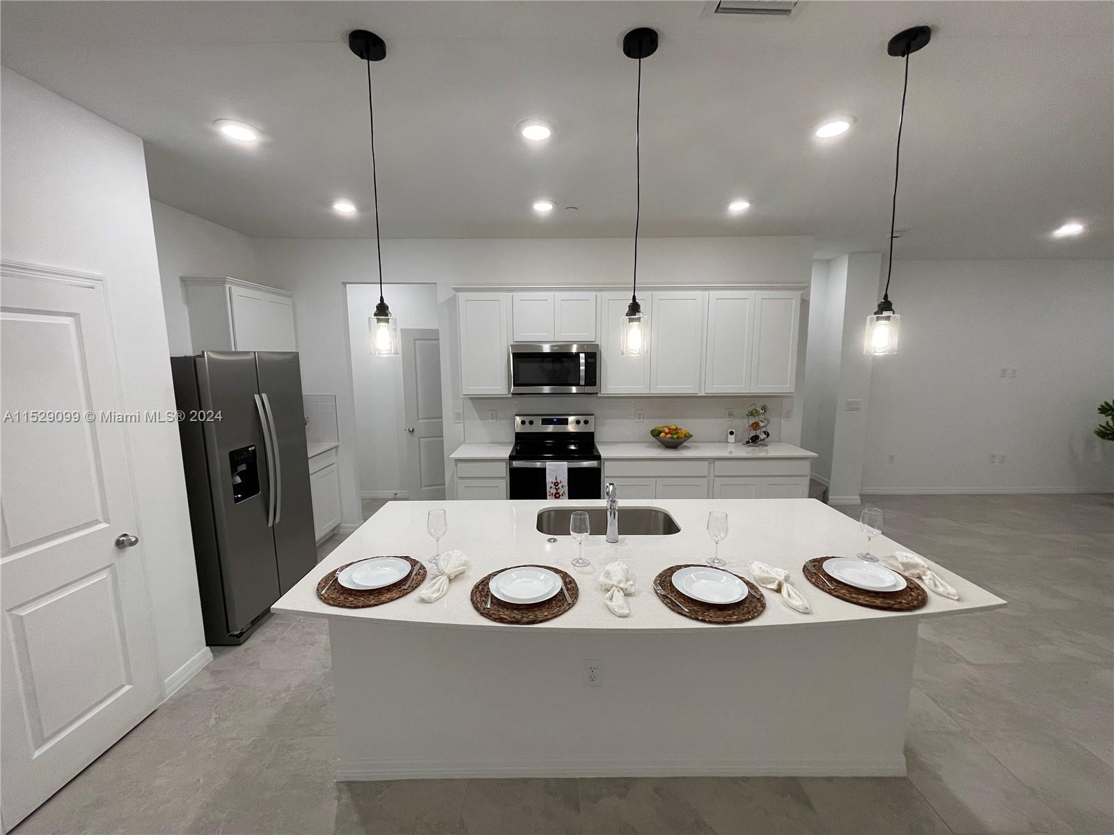 AMERICAN EXPRESS TRACT - Residential Lease