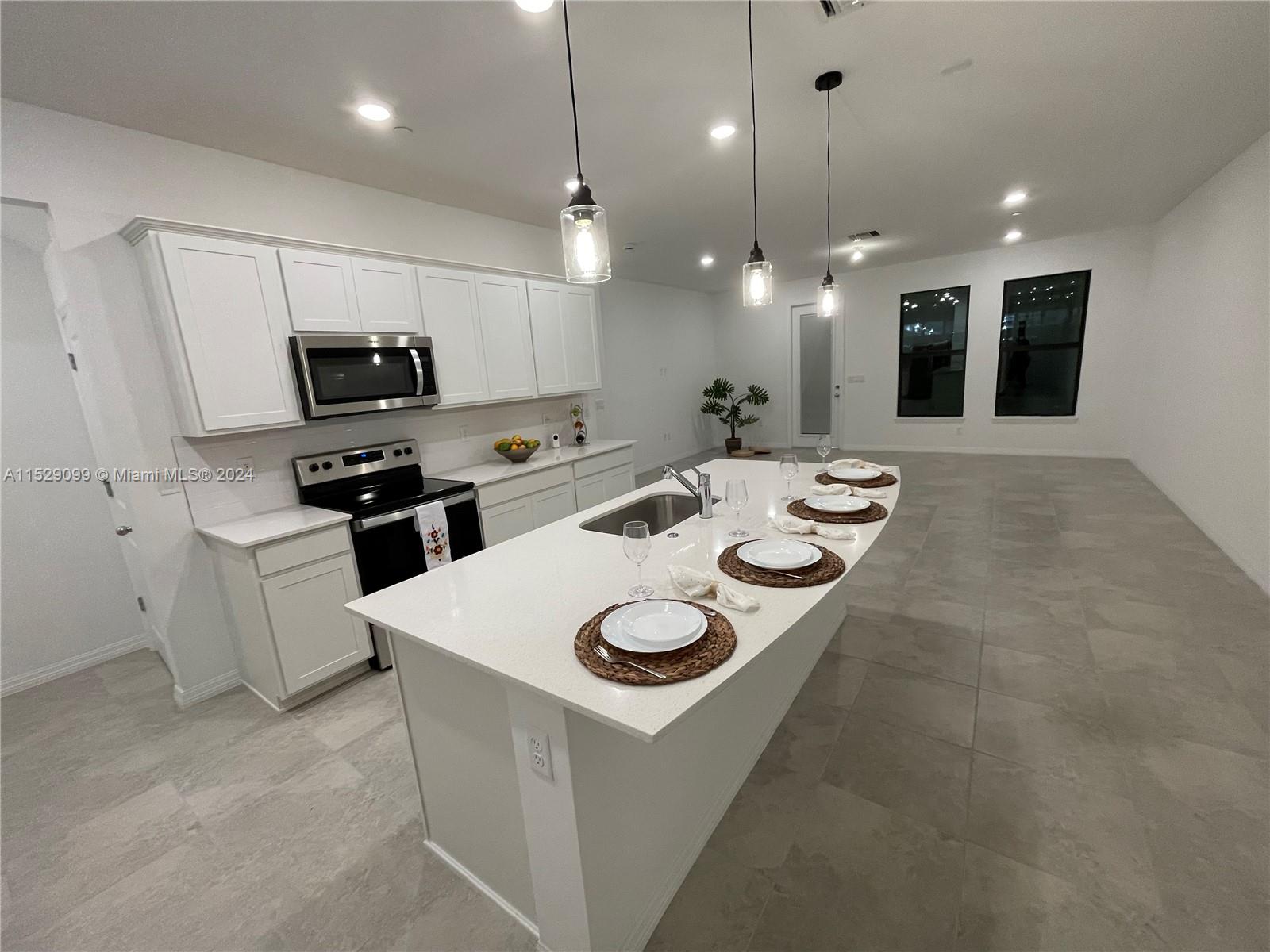 AMERICAN EXPRESS TRACT - Residential Lease