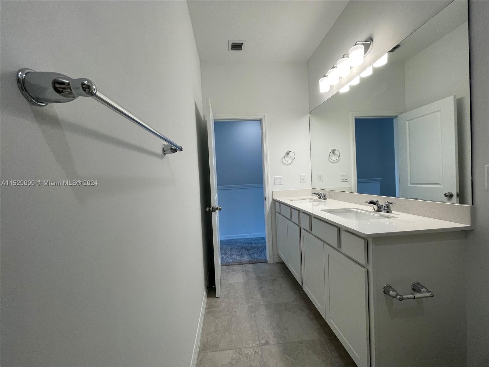AMERICAN EXPRESS TRACT - Residential Lease