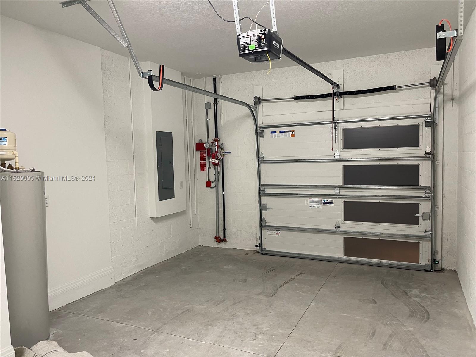 AMERICAN EXPRESS TRACT - Residential Lease