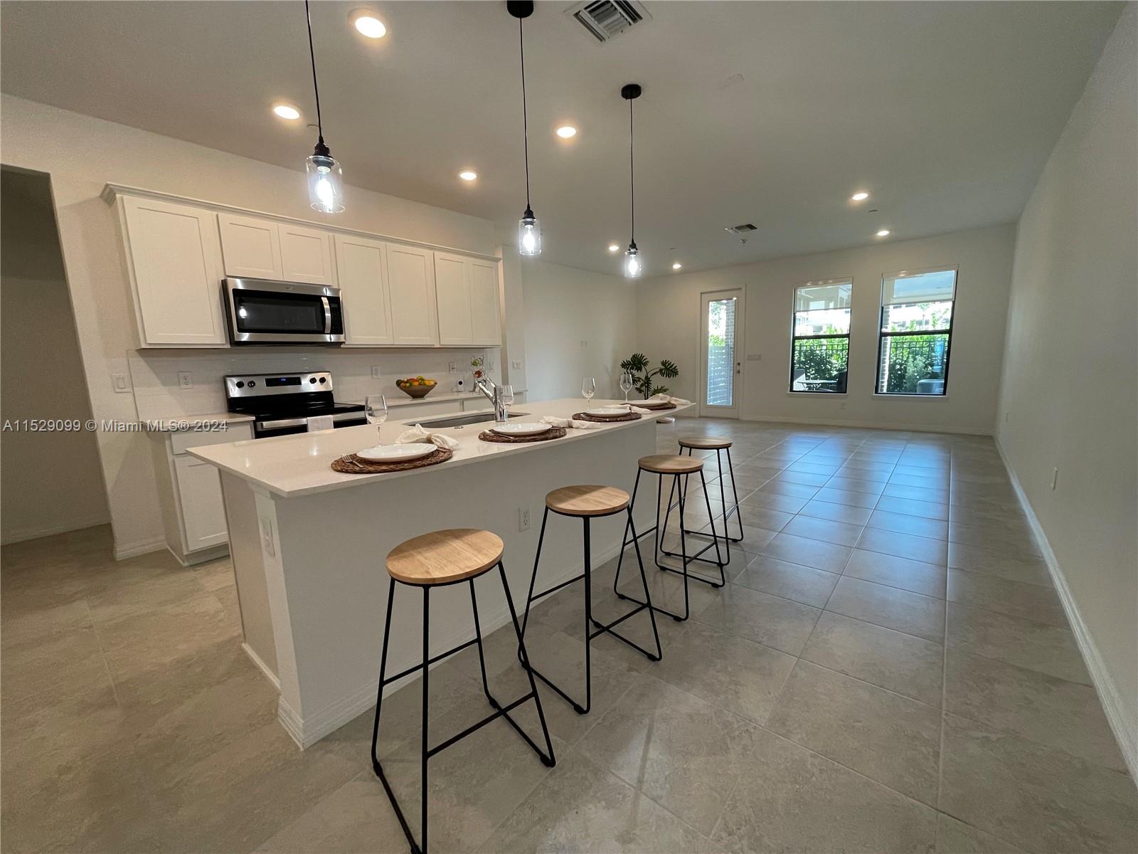 AMERICAN EXPRESS TRACT - Residential Lease
