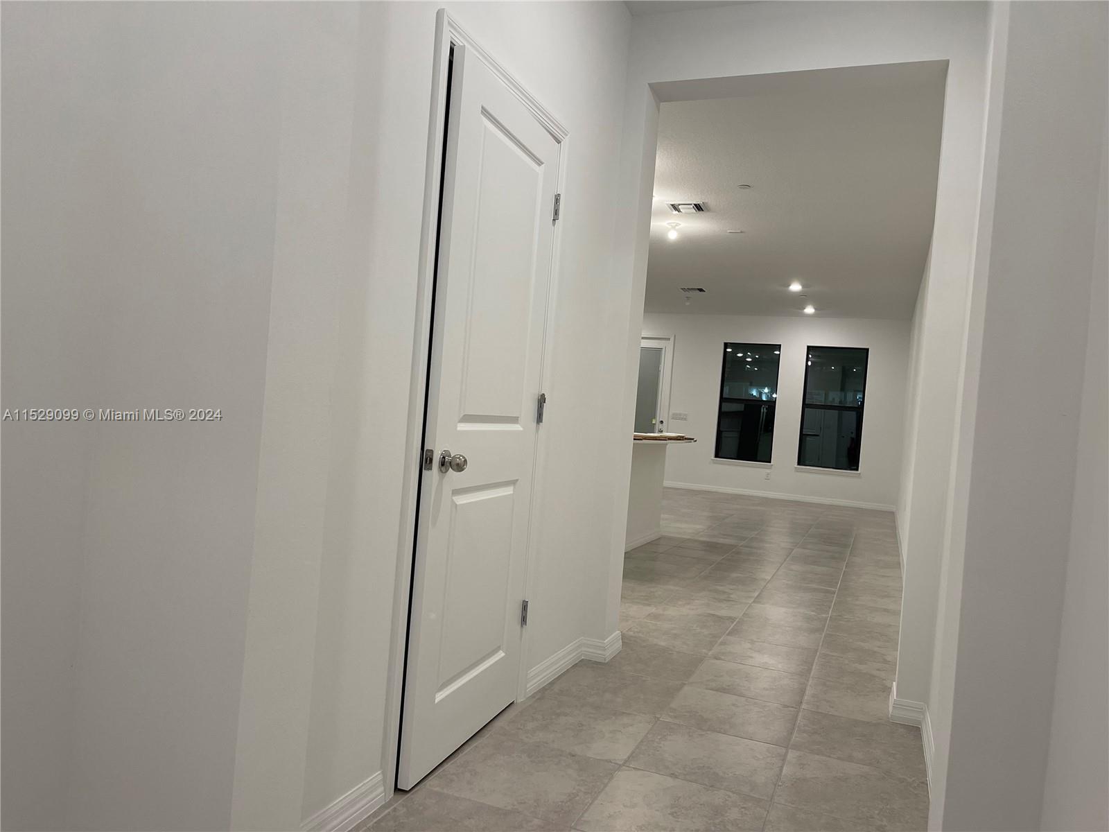AMERICAN EXPRESS TRACT - Residential Lease