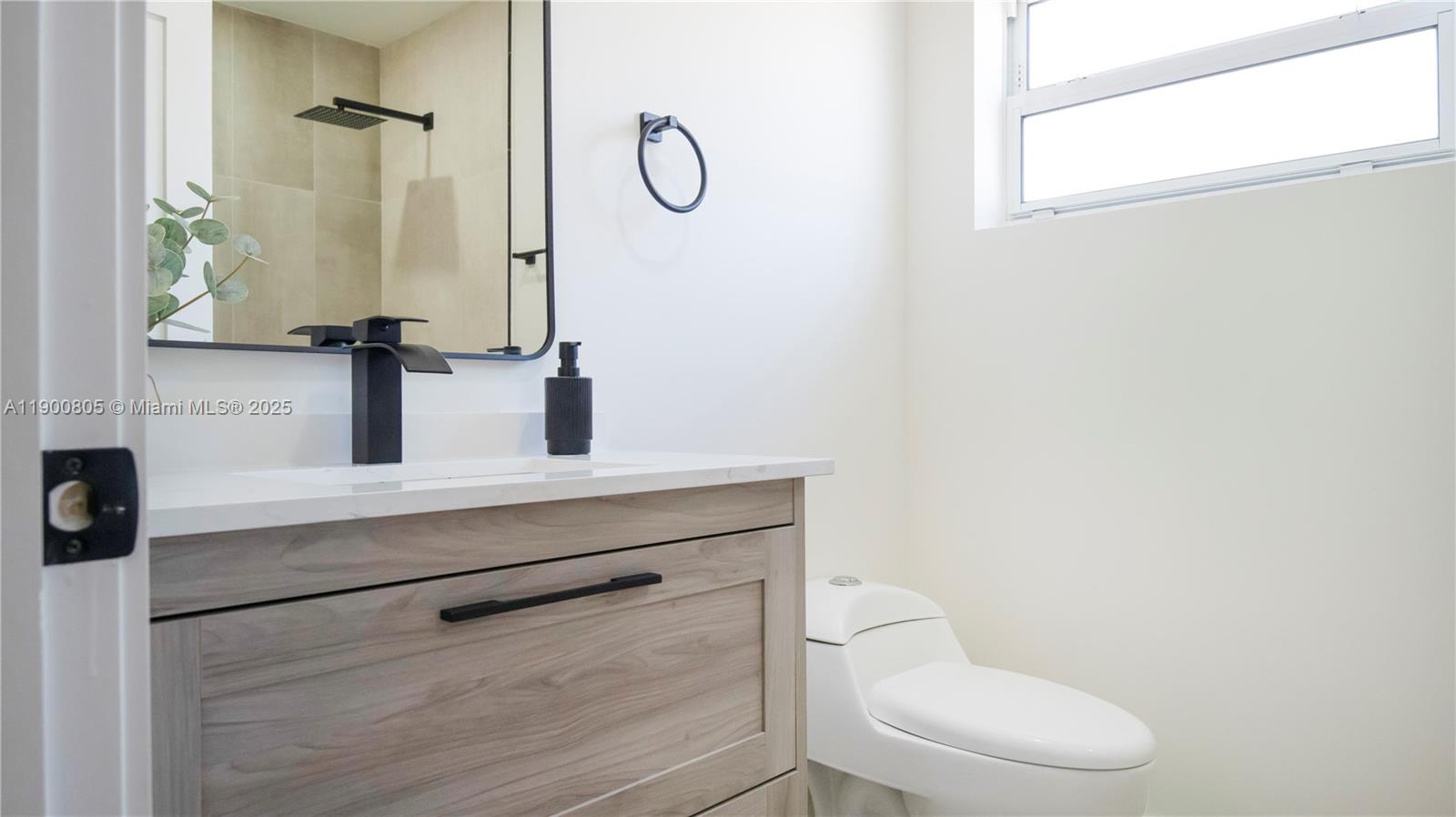 LAUDERDALE LAKES EAST GAT - Residential