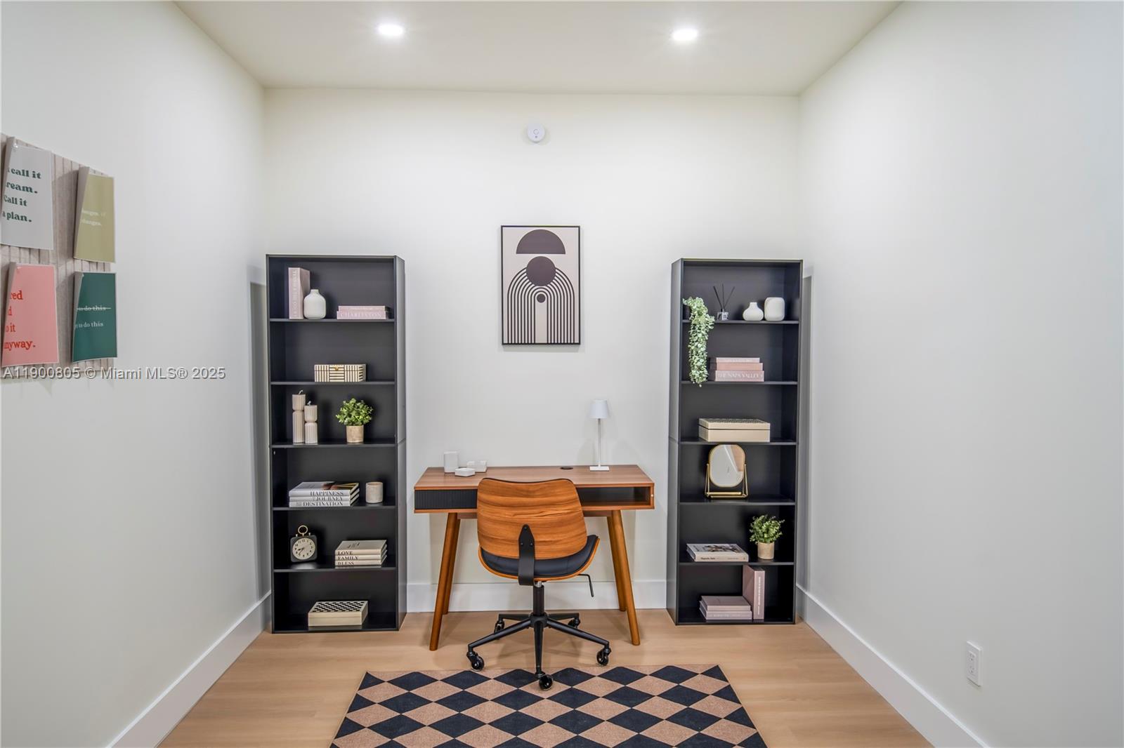 LAUDERDALE LAKES EAST GAT - Residential