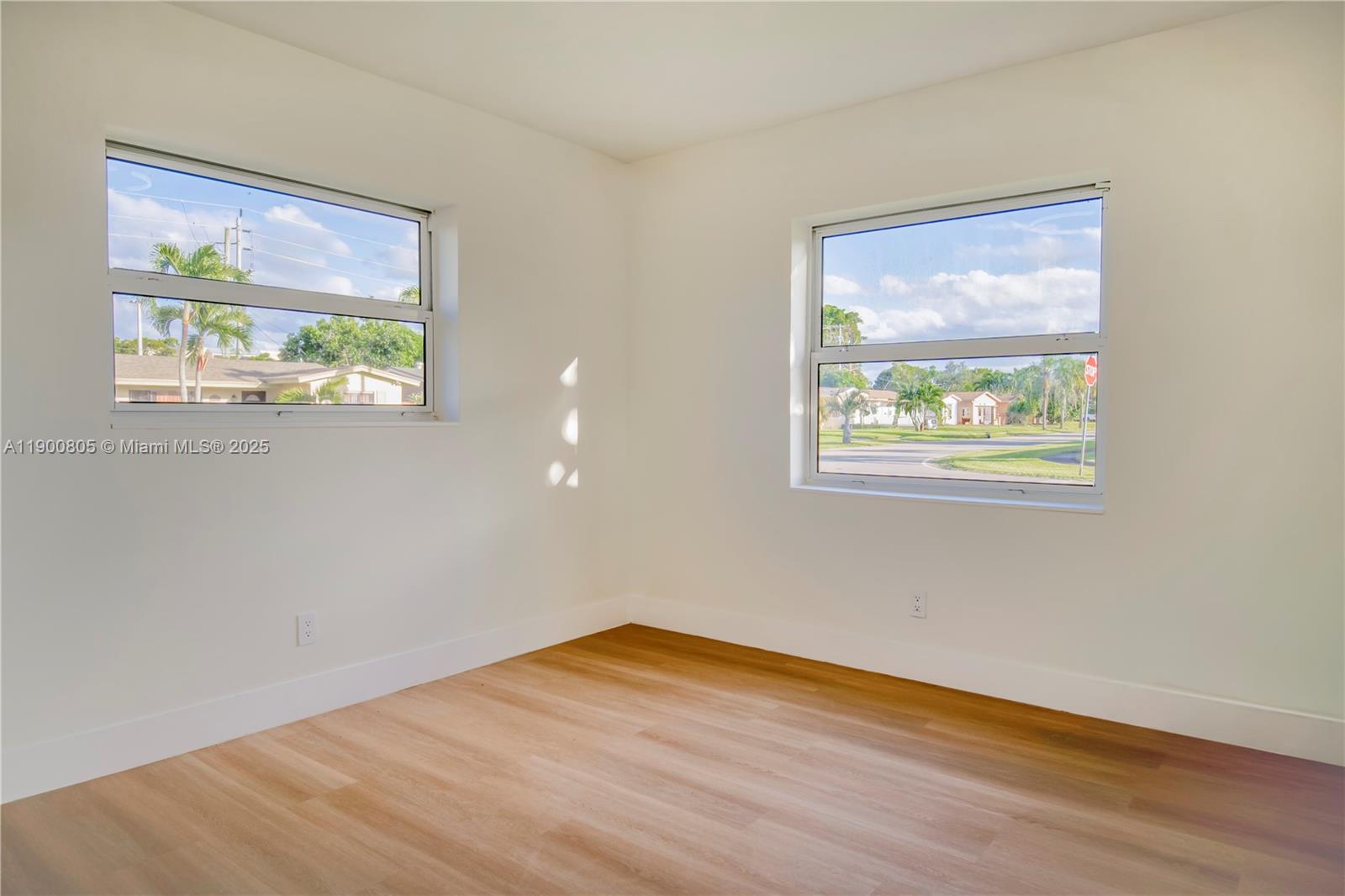 LAUDERDALE LAKES EAST GAT - Residential