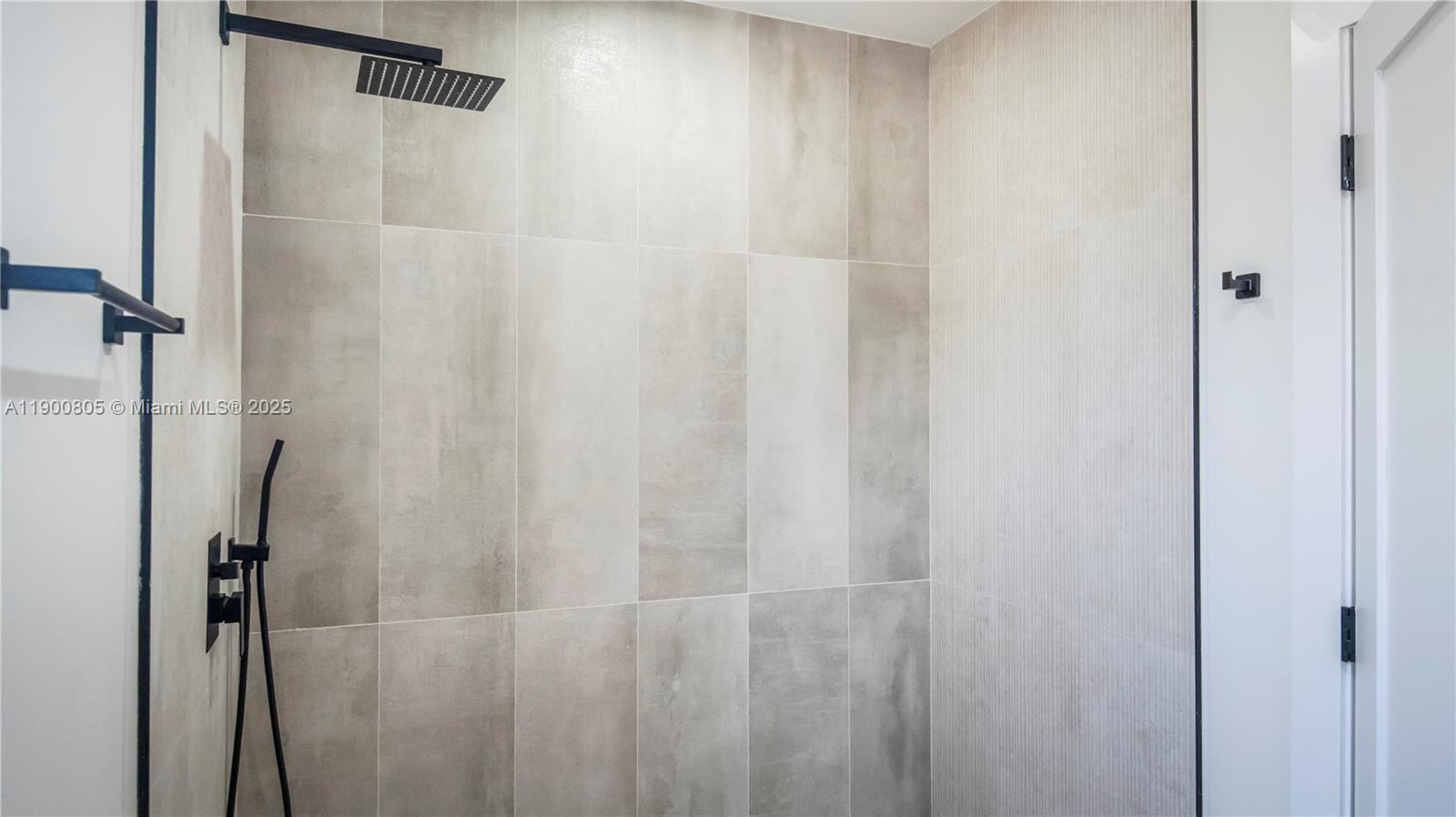 LAUDERDALE LAKES EAST GAT - Residential