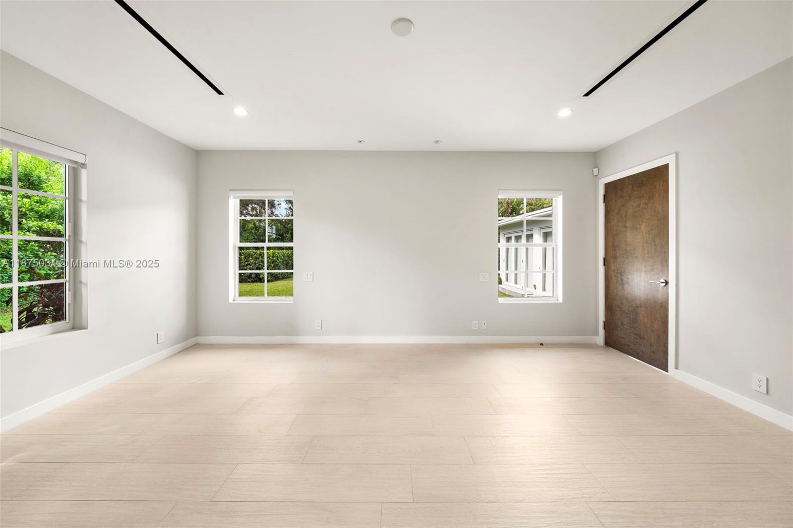 BAY POINT - Residential Lease