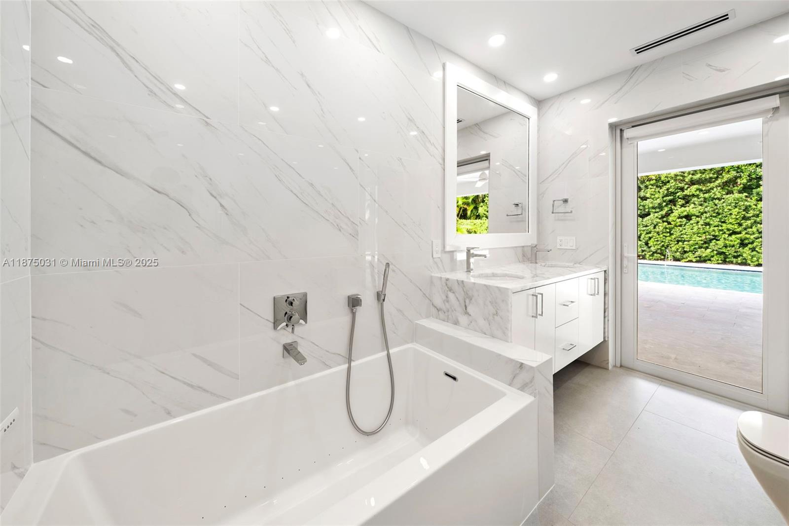 BAY POINT - Residential Lease