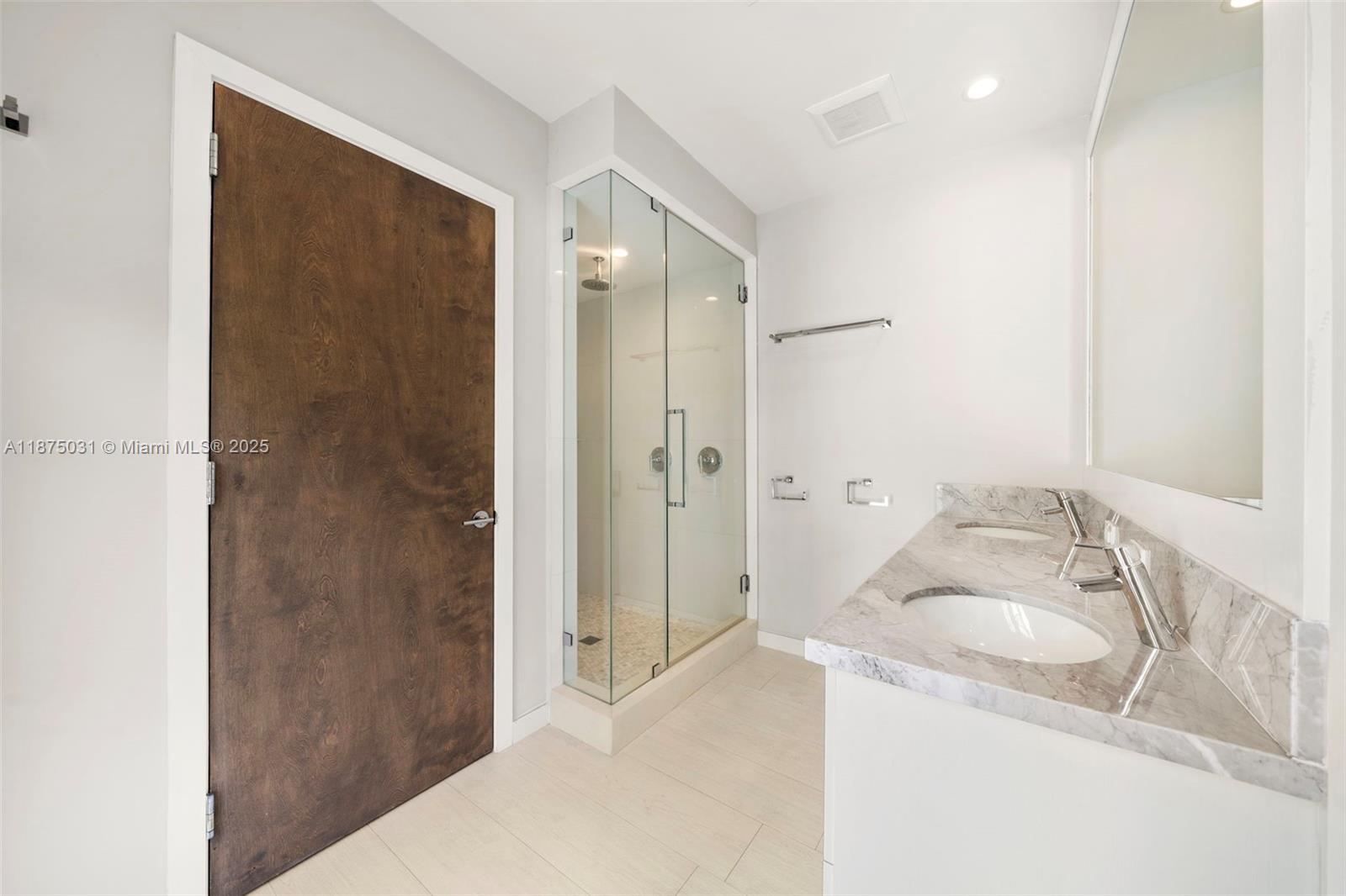 BAY POINT - Residential Lease