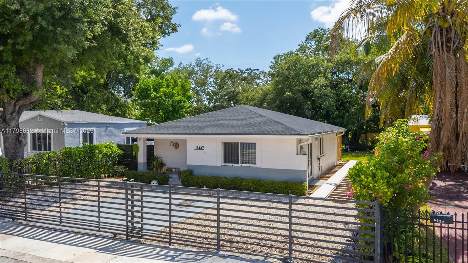 5447 NW 4th Ave