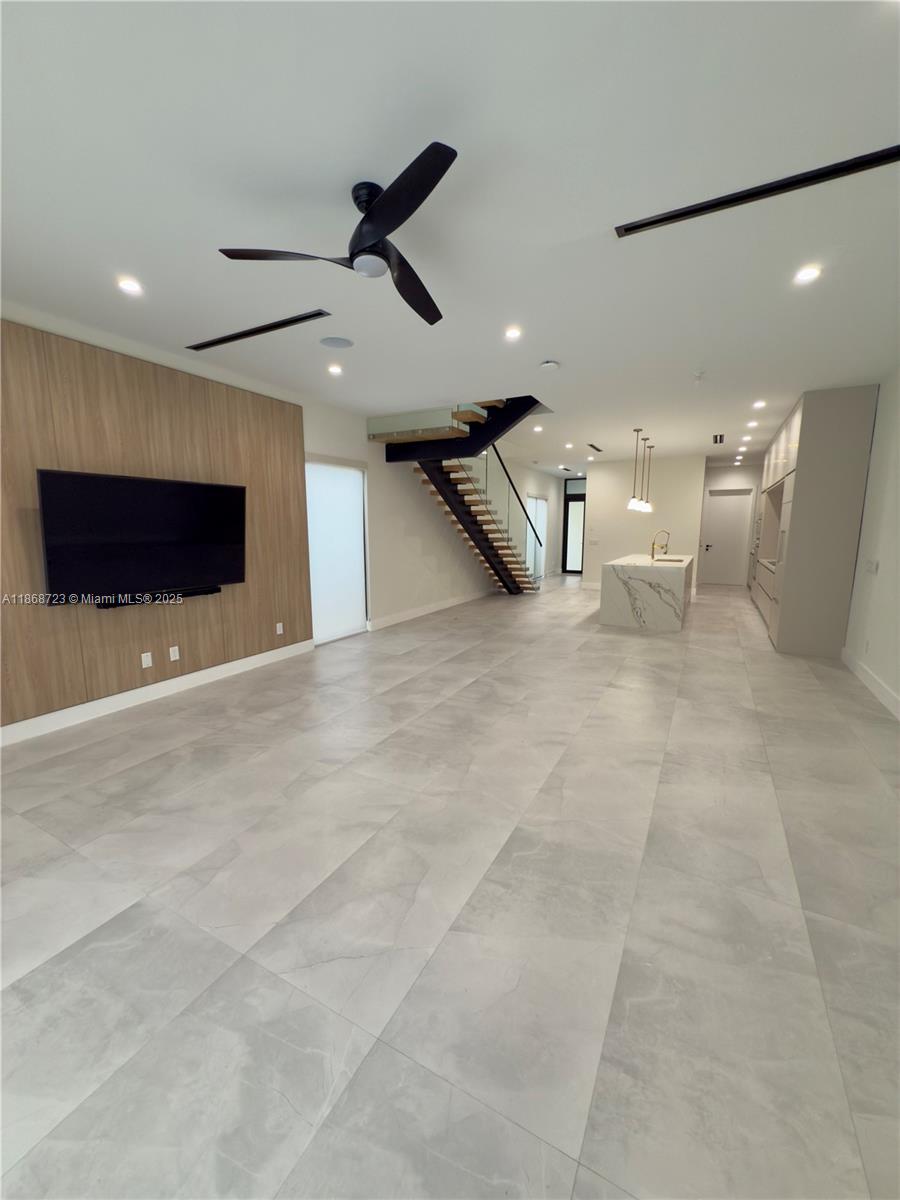 308 NE 14th Ave A