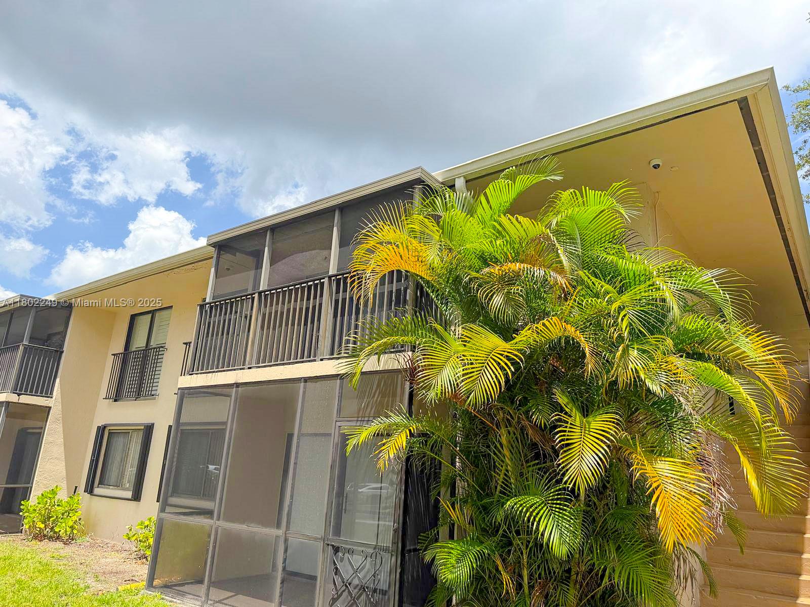 5855 Washington St 99, Hollywood, Broward County, Florida - 1 Bedrooms  
1 Bathrooms - 