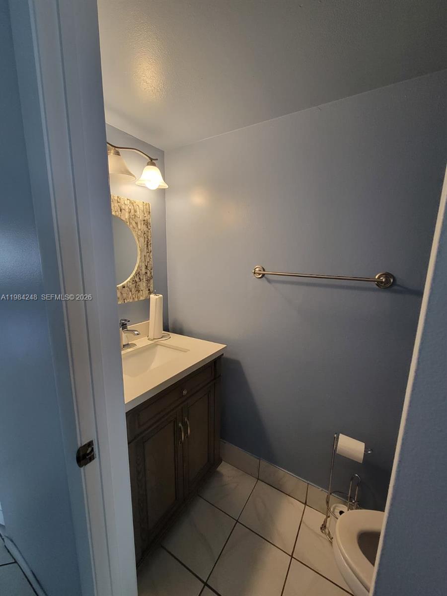 OAKWOOD ON THE GREEN COND - Residential Lease