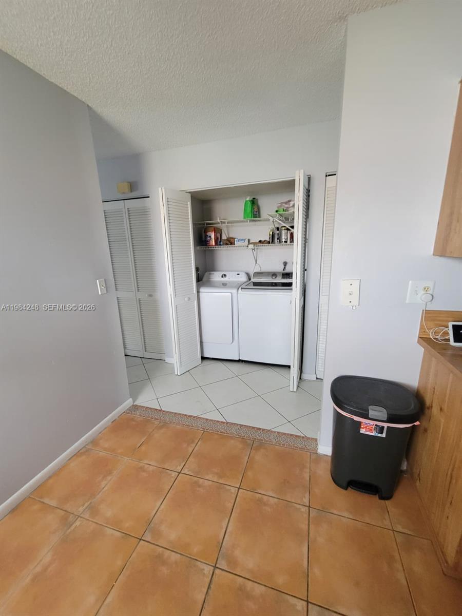 OAKWOOD ON THE GREEN COND - Residential Lease