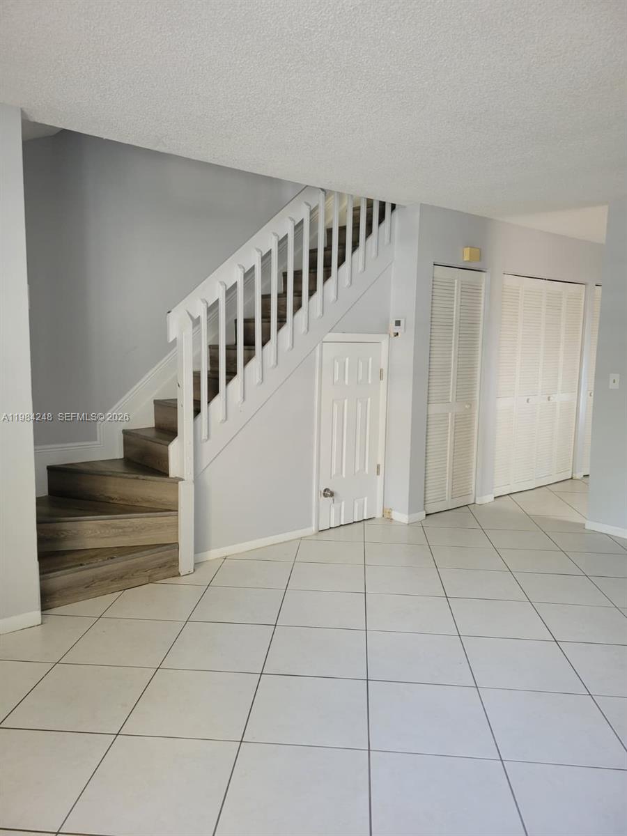 OAKWOOD ON THE GREEN COND - Residential Lease