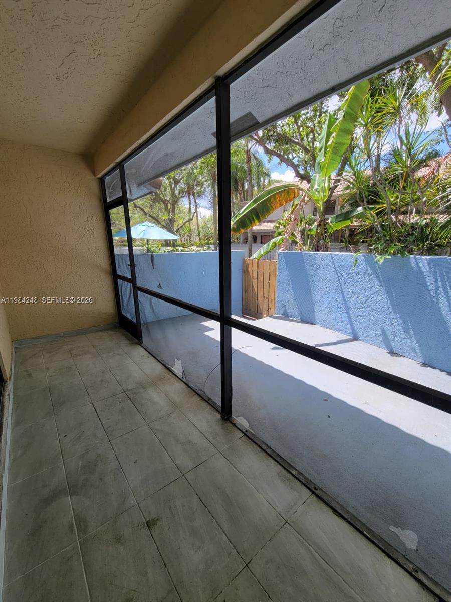 OAKWOOD ON THE GREEN COND - Residential Lease