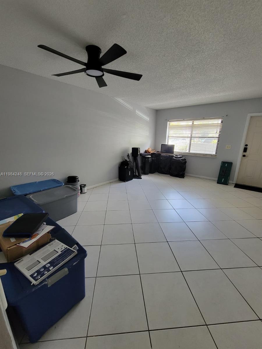 OAKWOOD ON THE GREEN COND - Residential Lease