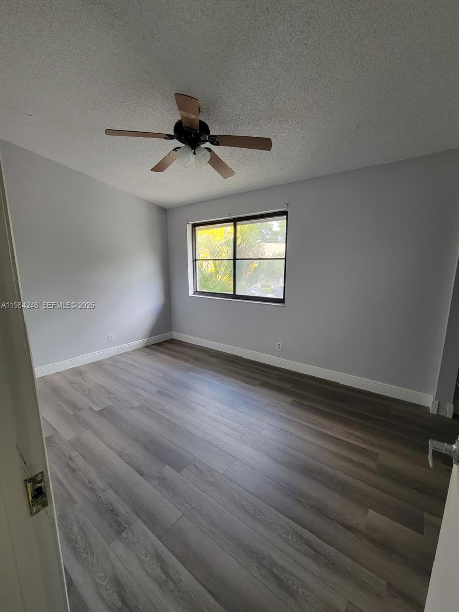 OAKWOOD ON THE GREEN COND - Residential Lease