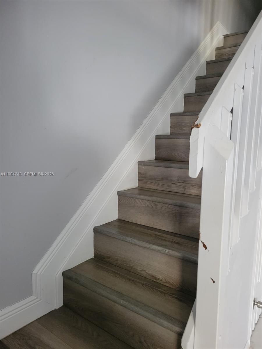 OAKWOOD ON THE GREEN COND - Residential Lease