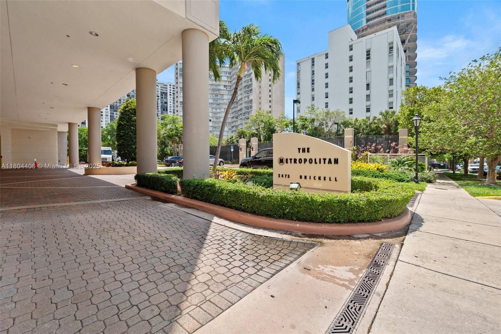 Property for Sale at 2475 Brickell Ave 1805, Miami, Broward County, Florida - Bedrooms: 1 
Bathrooms: 1  - $520,000