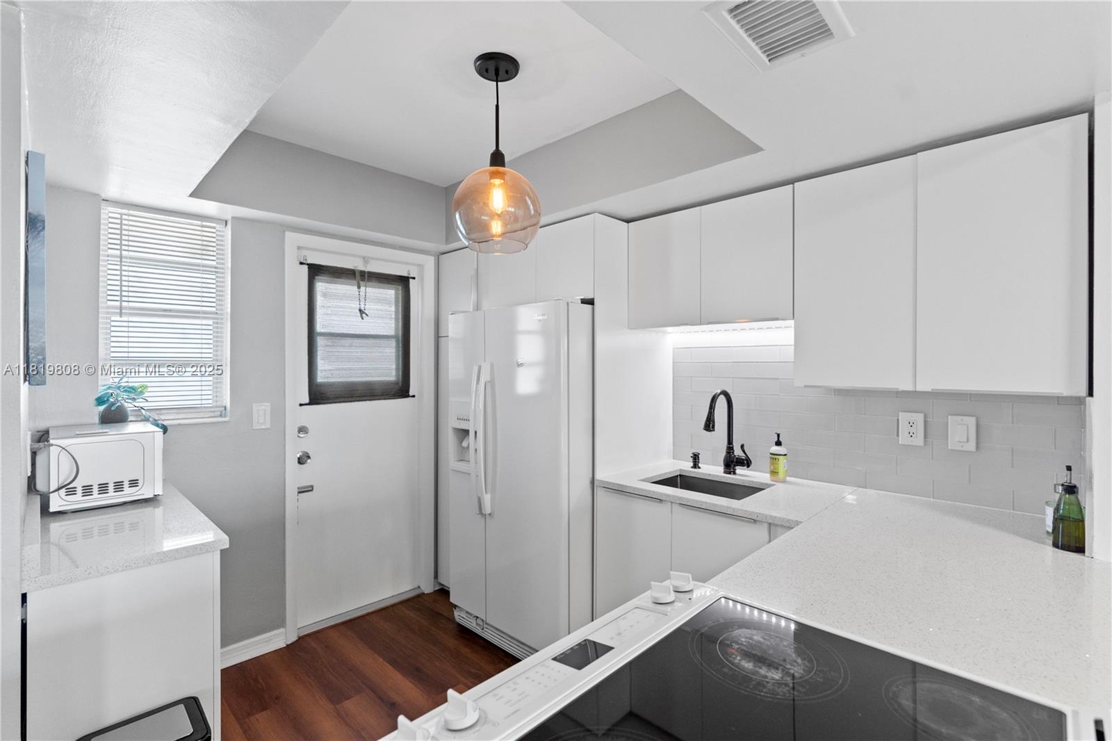 APRIL SONG CONDO - Residential