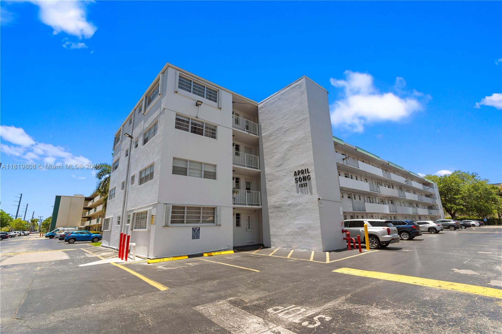 Property for Sale at 1333 E Hallandale Beach Blvd 421, Hallandale Beach, Broward County, Florida - Bedrooms: 1 
Bathrooms: 1  - $177,777