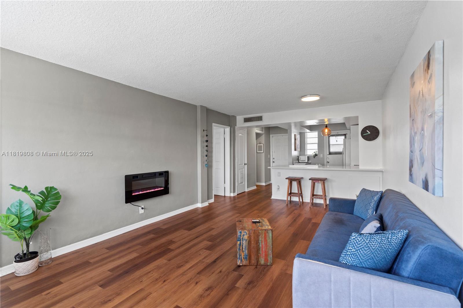 APRIL SONG CONDO - Residential
