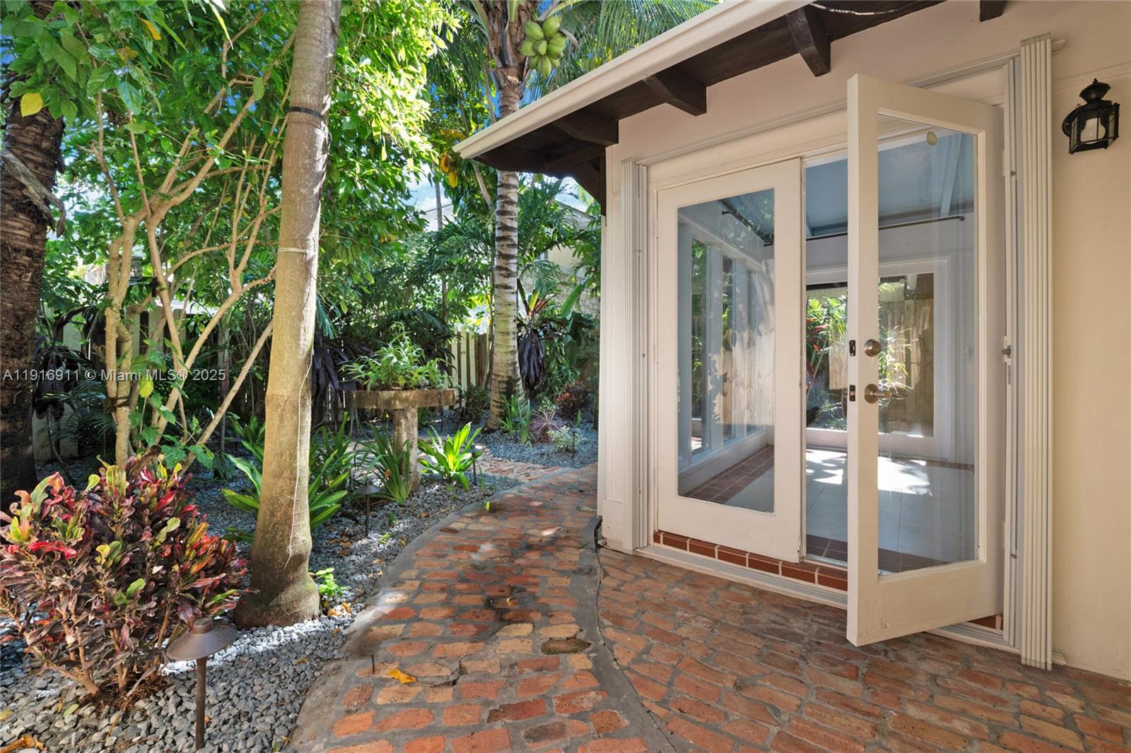 EAST UTOPIA - Residential Lease