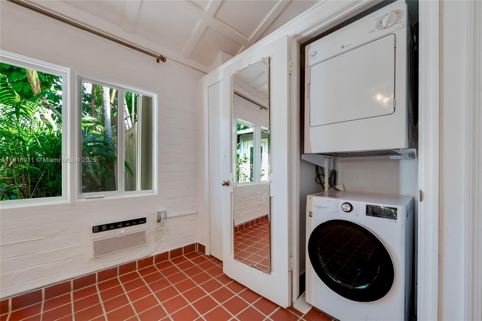 EAST UTOPIA - Residential Lease