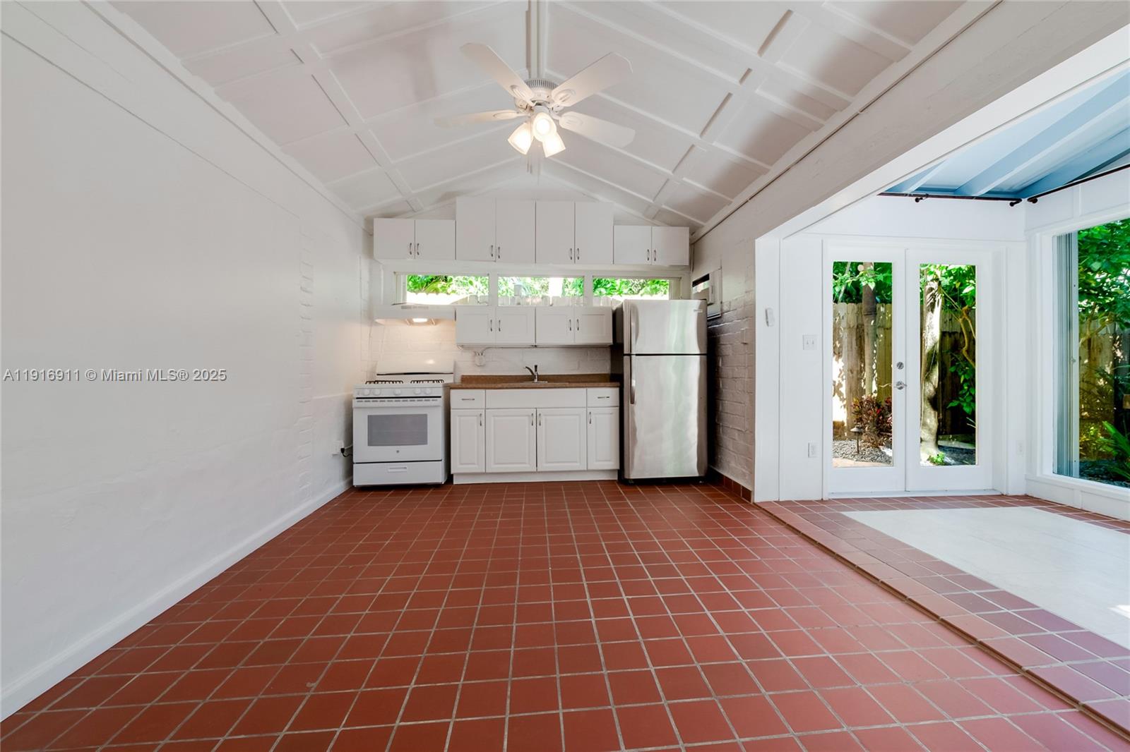 EAST UTOPIA - Residential Lease